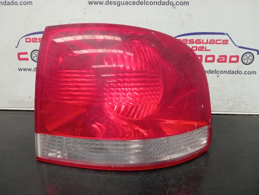 PILOTO TRASERO DERECHO