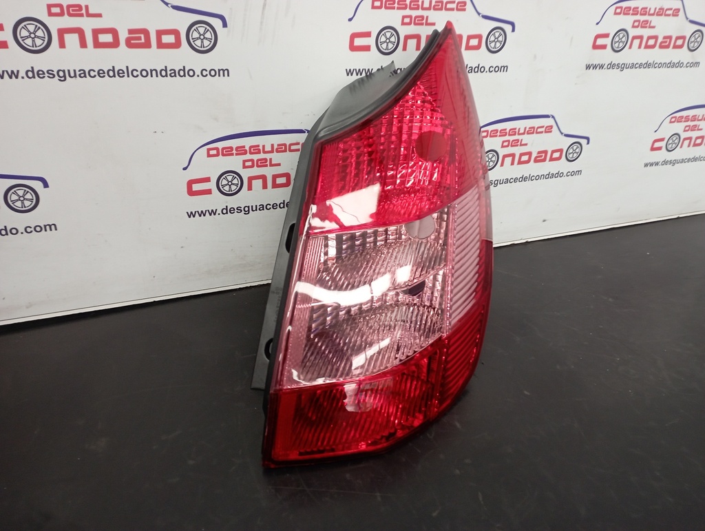 PILOTO TRASERO DERECHO