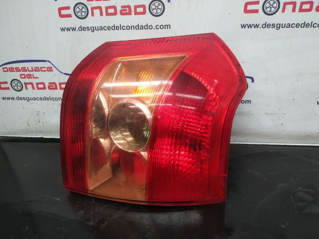 PILOTO TRASERO DERECHO