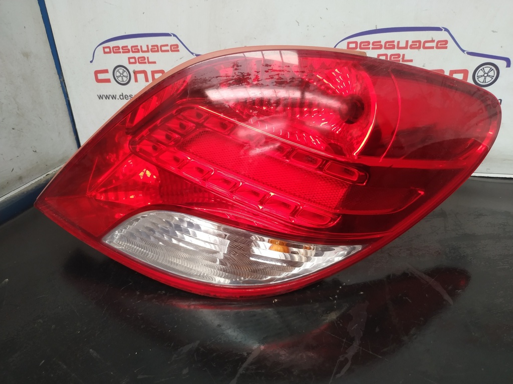 PILOTO TRASERO DERECHO