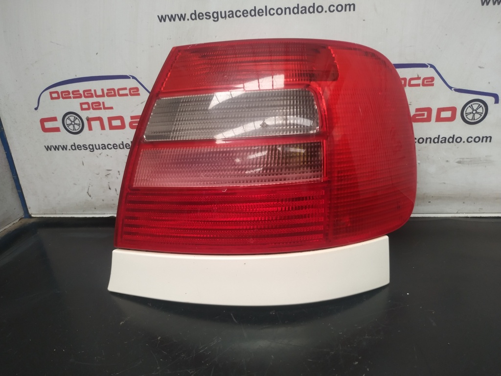 PILOTO TRASERO DERECHO