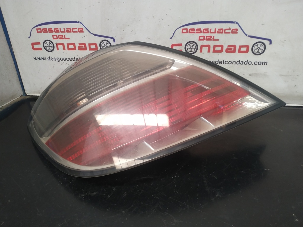 PILOTO TRASERO IZQUIERDO