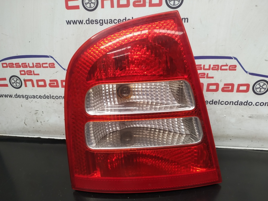 PILOTO TRASERO IZQUIERDO