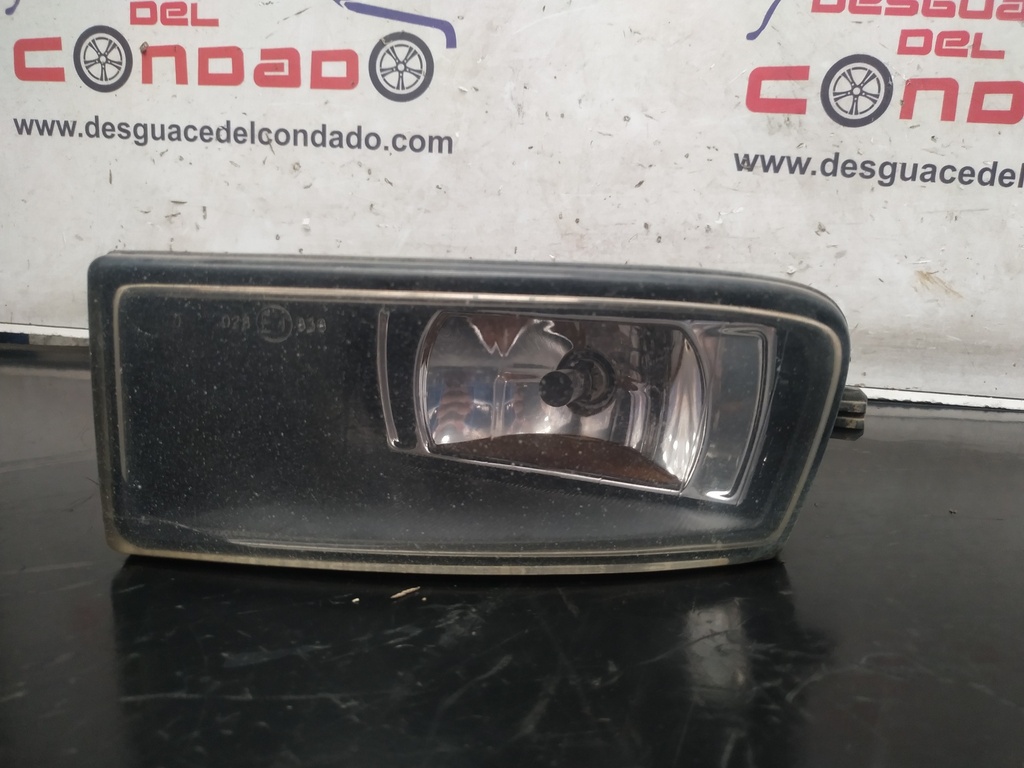 FARO ANTINIEBLA IZQUIERDO