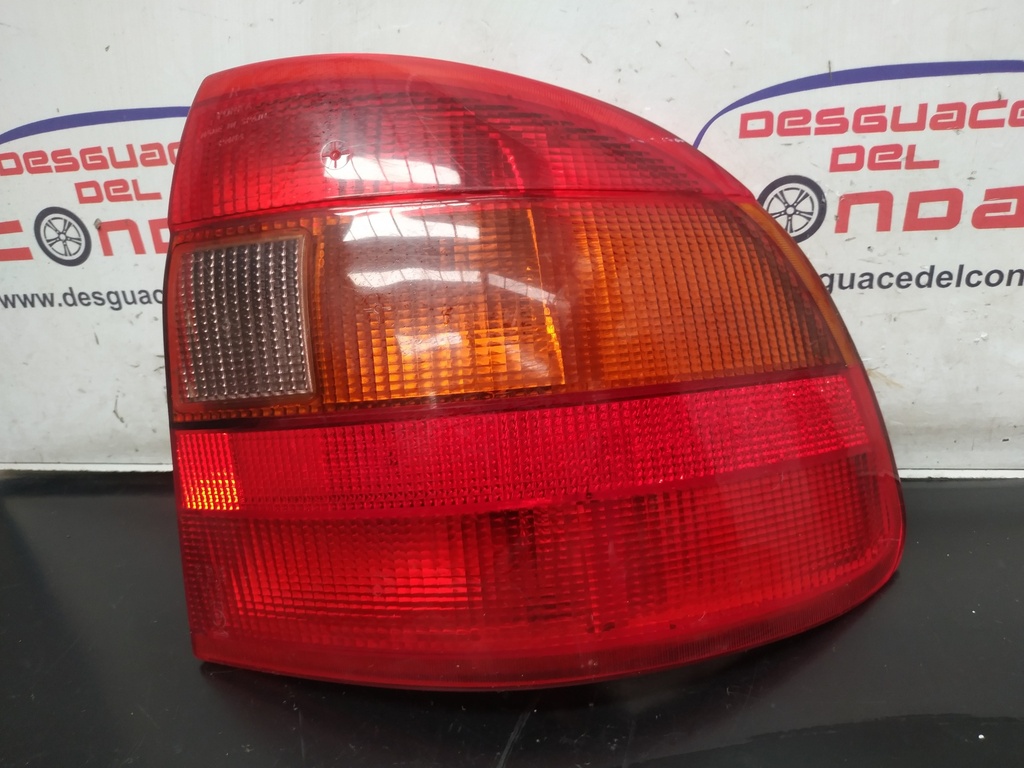 PILOTO TRASERO DERECHO