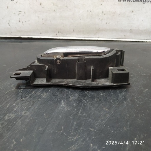 [209891] MANETA INTERIOR DELANTERA IZQUIERDA