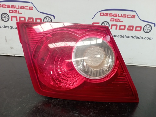 [150733] PILOTO TRASERO IZQUIERDO INTERIOR