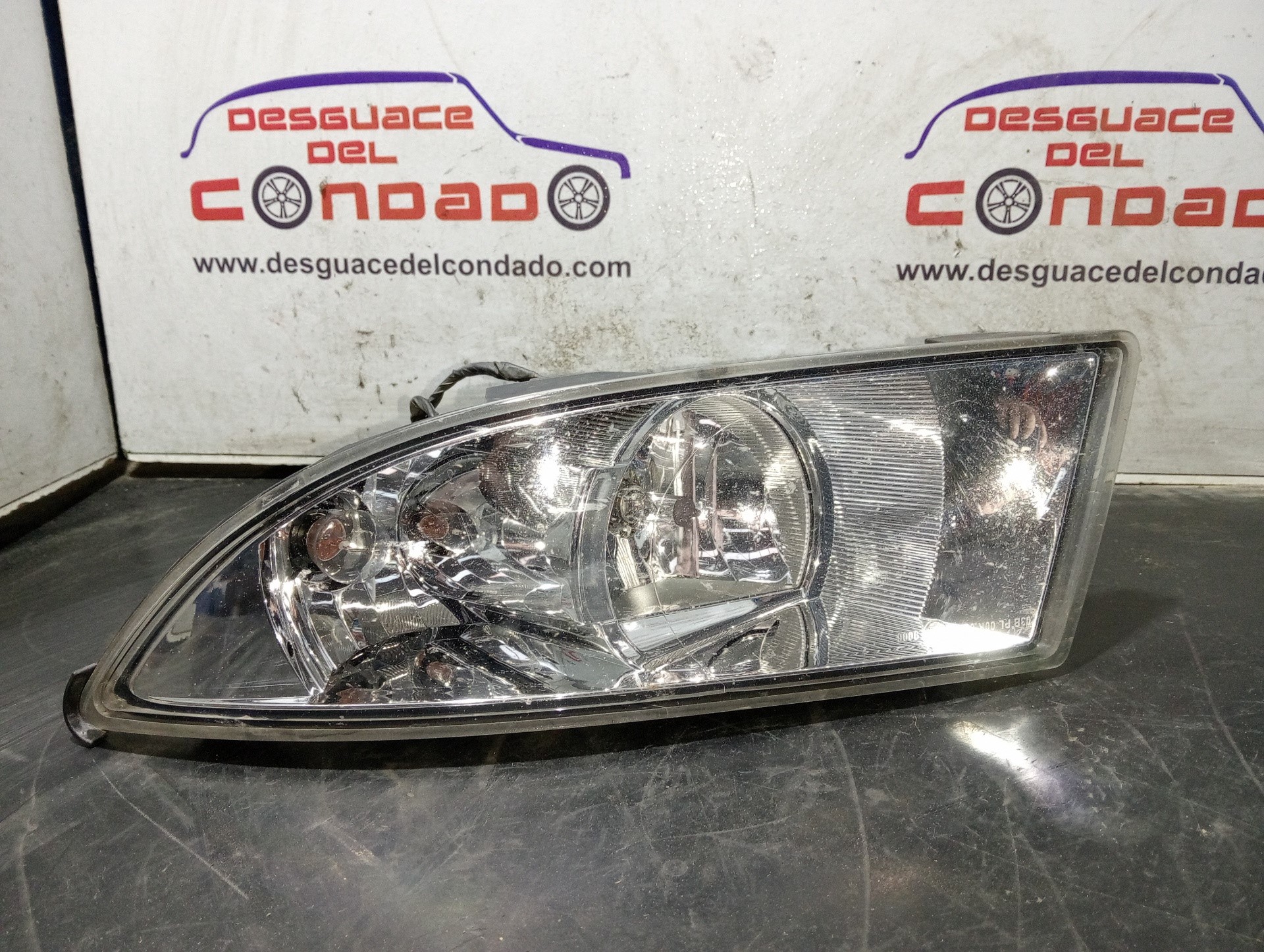 FARO ANTINIEBLA IZQUIERDO