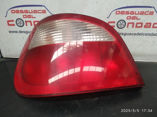 [213416] PILOTO TRASERO IZQUIERDO