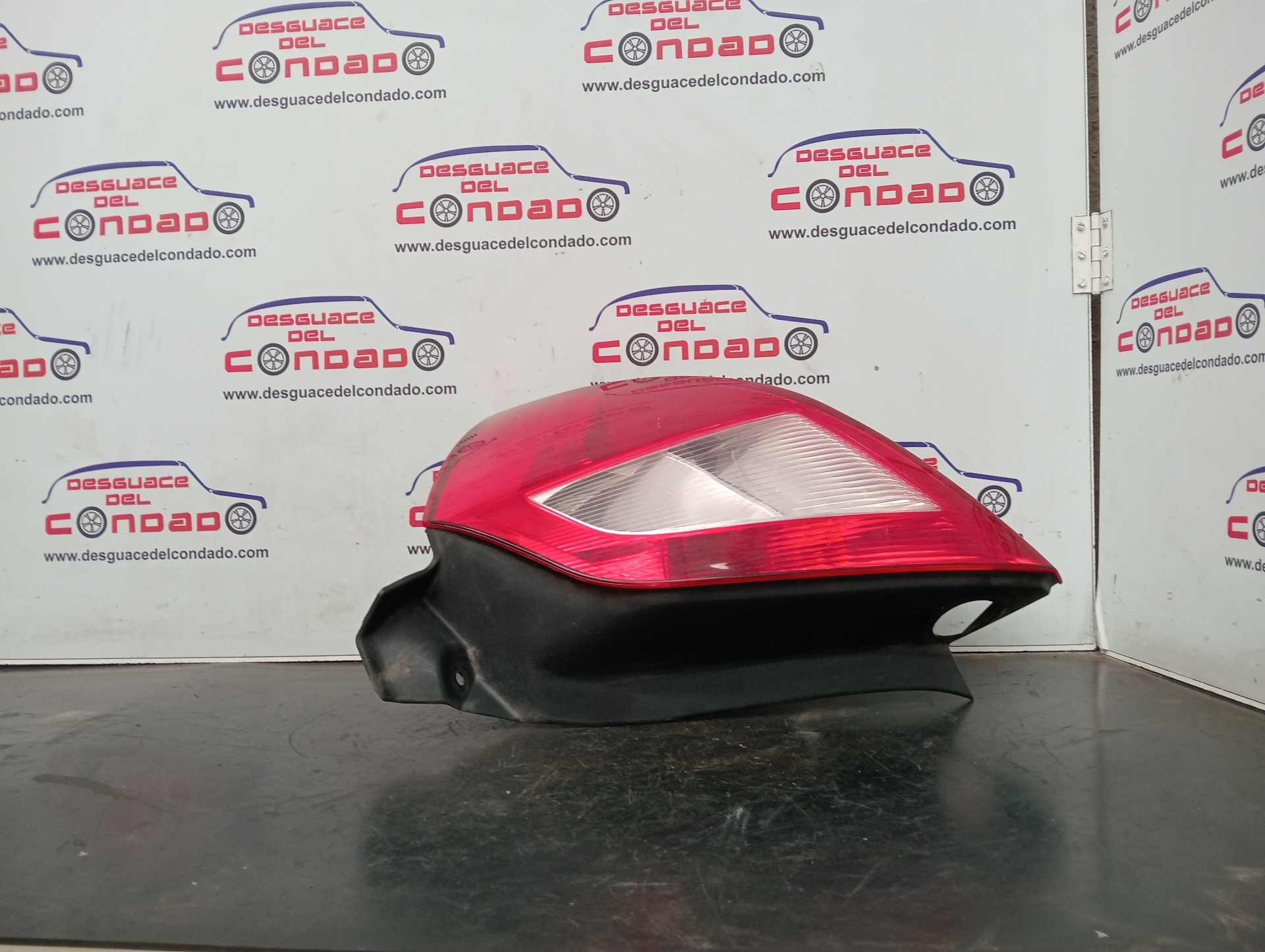 PILOTO TRASERO DERECHO