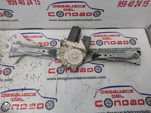 [110993] ELEVALUNAS DELANTERO DERECHO