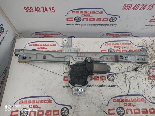 [116065] ELEVALUNAS DELANTERO DERECHO