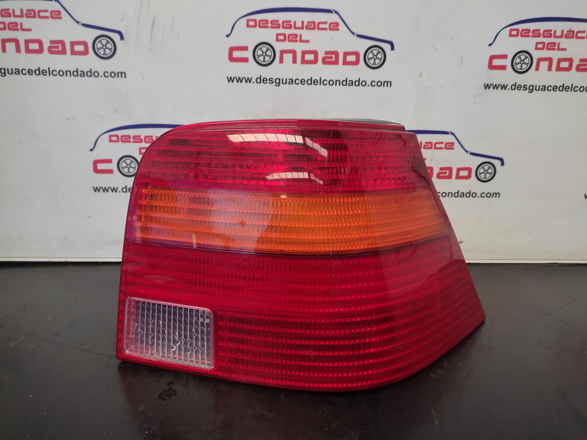 PILOTO TRASERO DERECHO