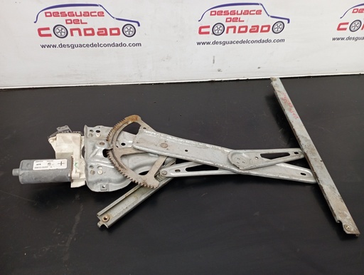 [170053] ELEVALUNAS DELANTERO DERECHO