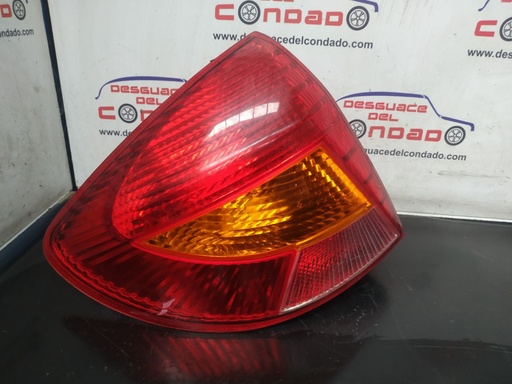 [215530] PILOTO TRASERO IZQUIERDO
