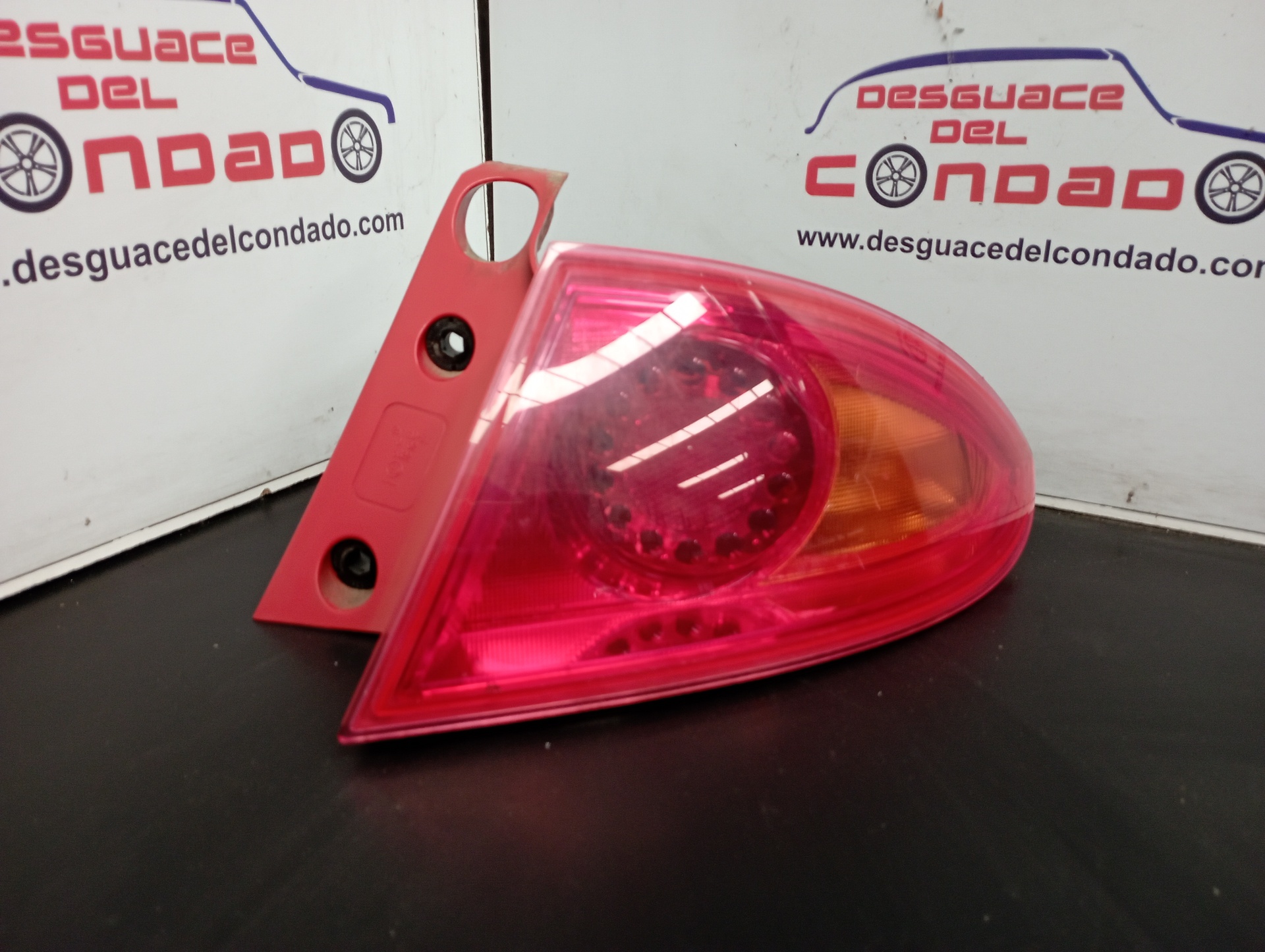 PILOTO TRASERO DERECHO