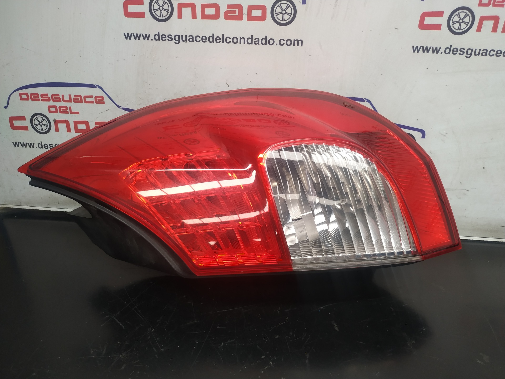 PILOTO TRASERO DERECHO