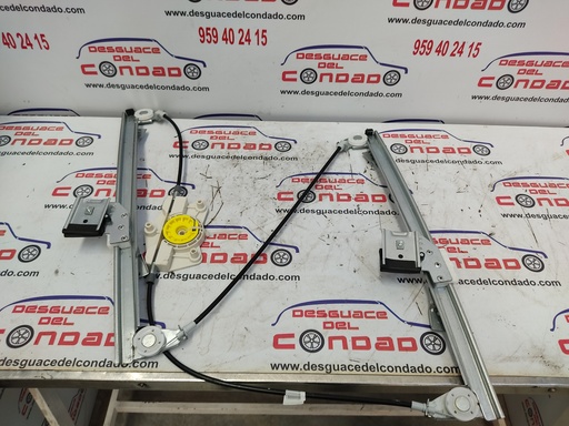 [100063] ELEVALUNAS DELANTERO DERECHO