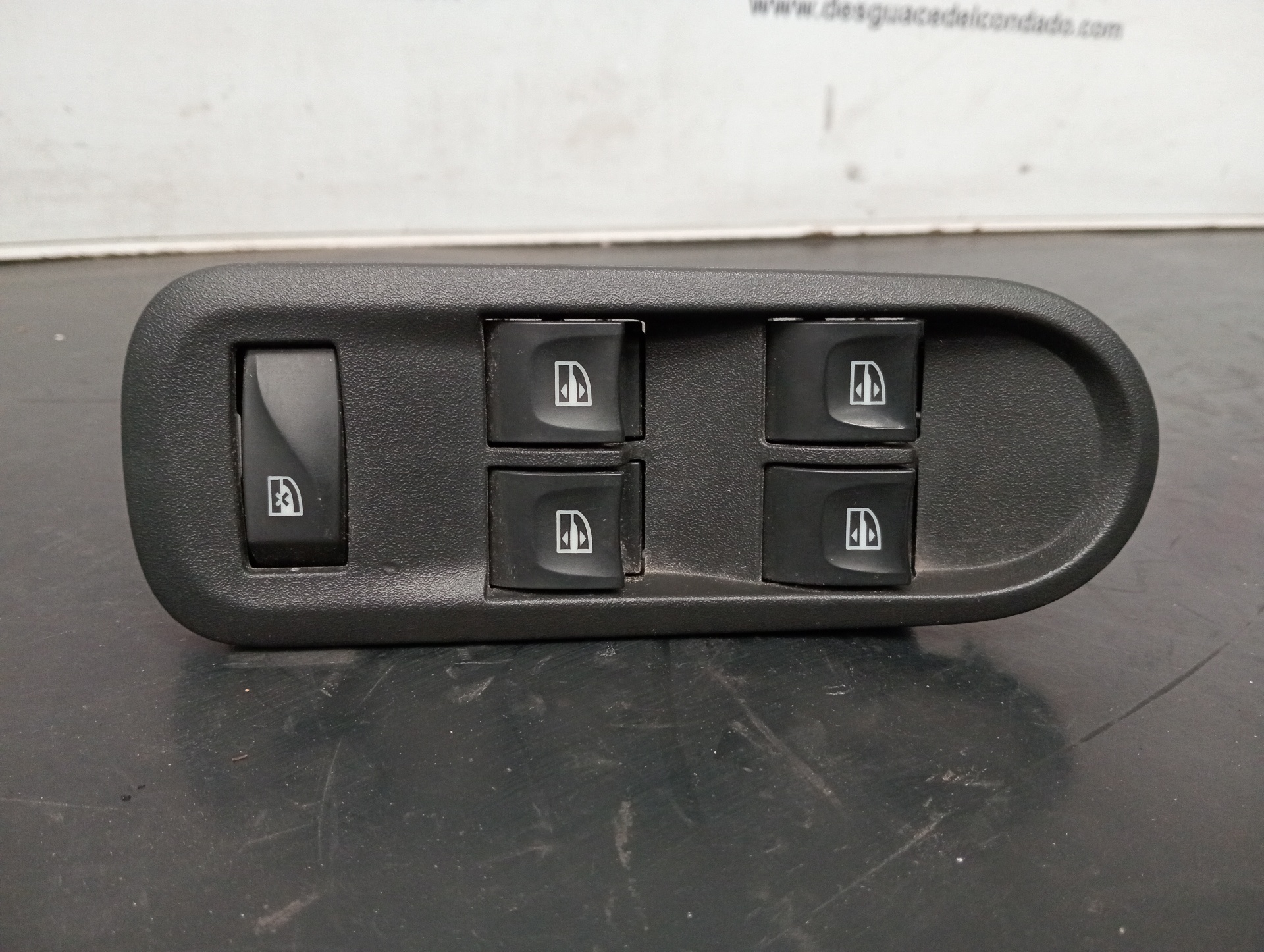 MANDO ELEVALUNAS DELANTERO IZQUIERDO